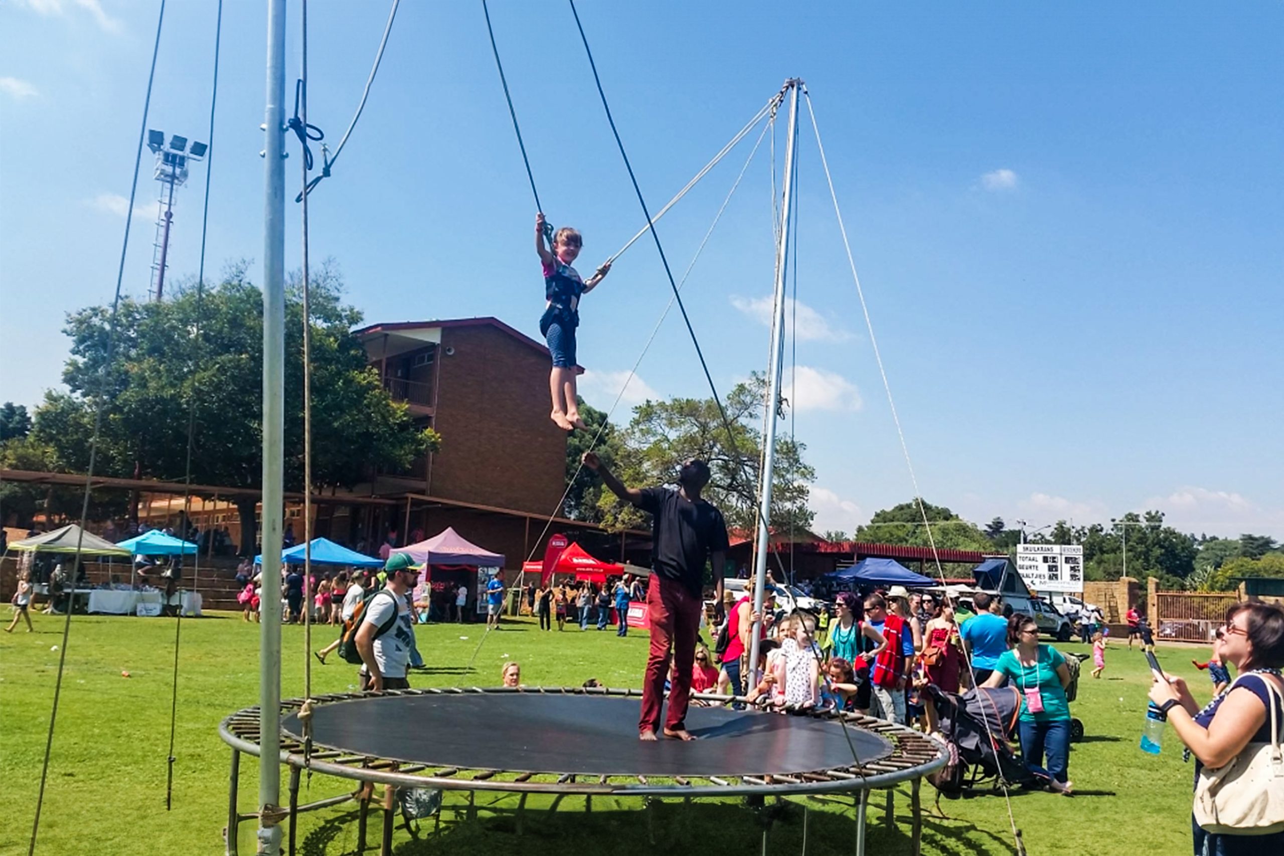 1 MAN BUNGEE TRAMPOLINE